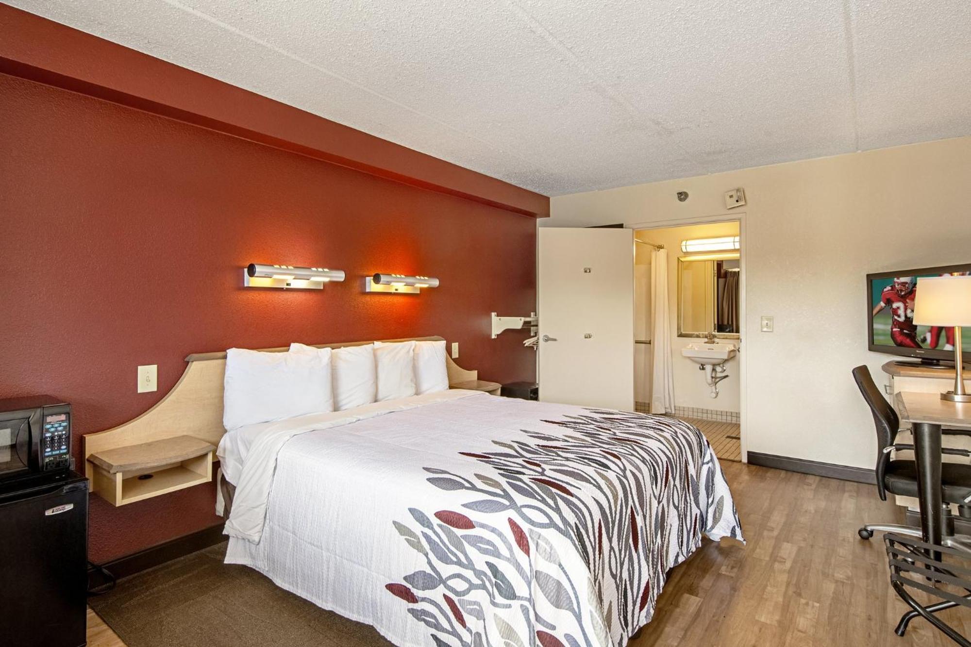 Red Roof Inn Elkhart Exterior photo
