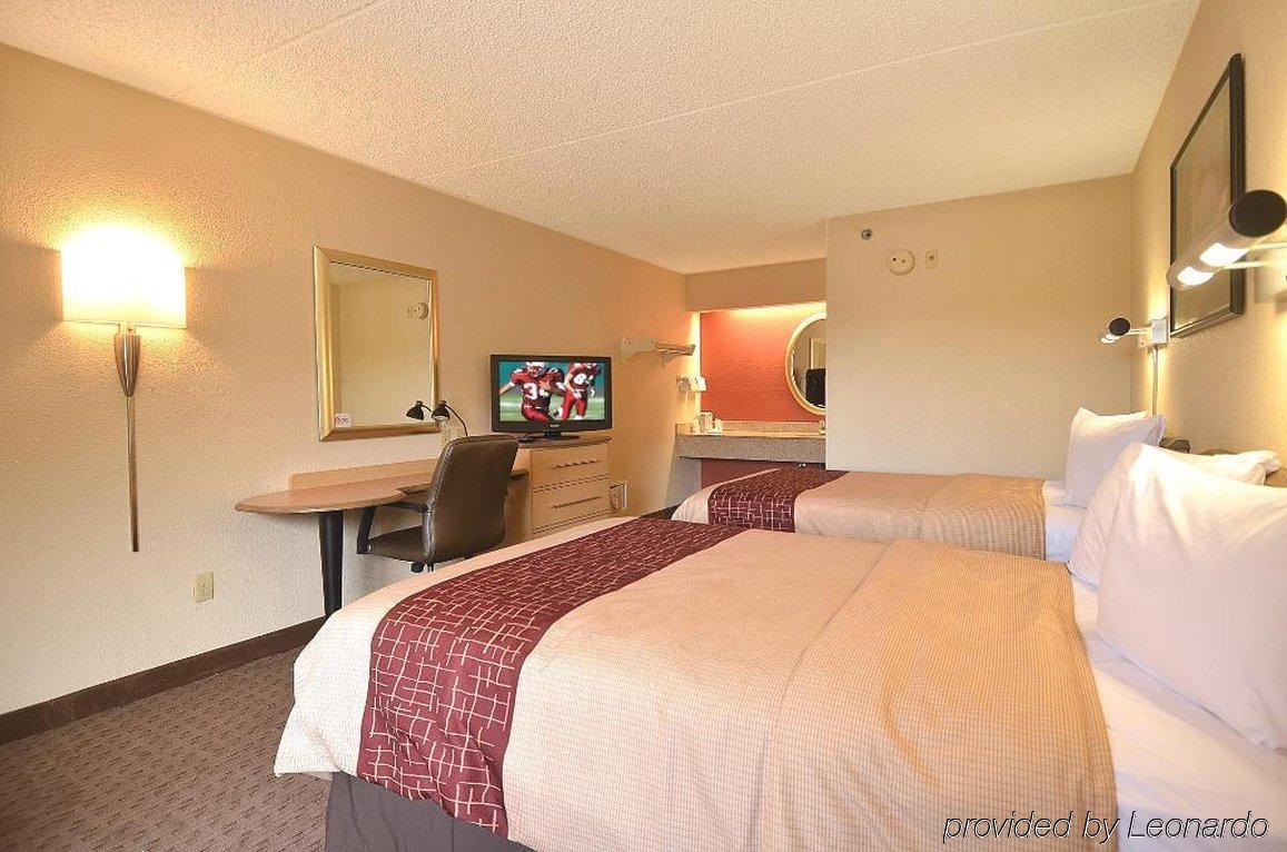 Red Roof Inn Elkhart Exterior photo
