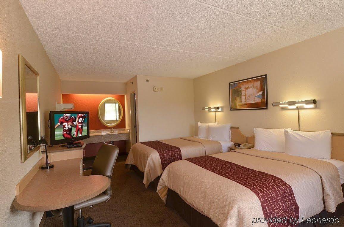 Red Roof Inn Elkhart Exterior photo